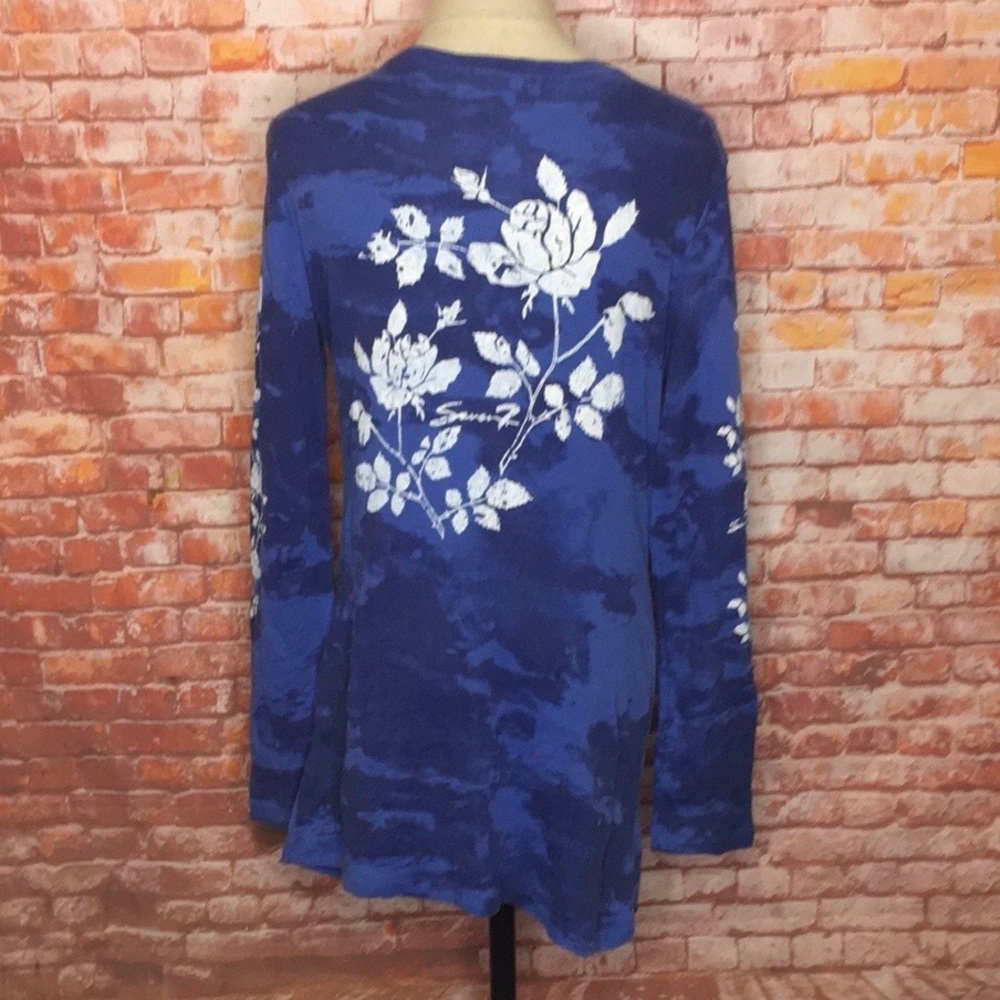 7 For All Mankind Blue and White Floral Scoop Neck Long Sleeved Tee - Picture 5 of 8